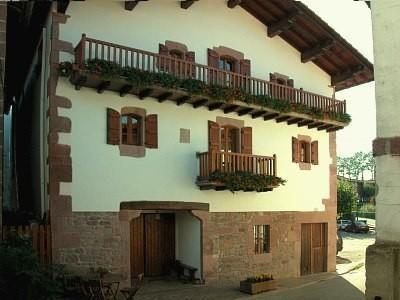 Apartamentos Rurales Kastonea Errazu Bagian luar foto